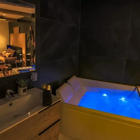 La loveroom bdsm grassoise La chambre des désirs Grasse Extérieur photo